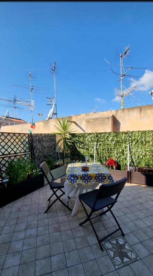 Terrazza Del Santo 2,0 - La Terrazza Nel Cuore Di Napoli מראה חיצוני תמונה